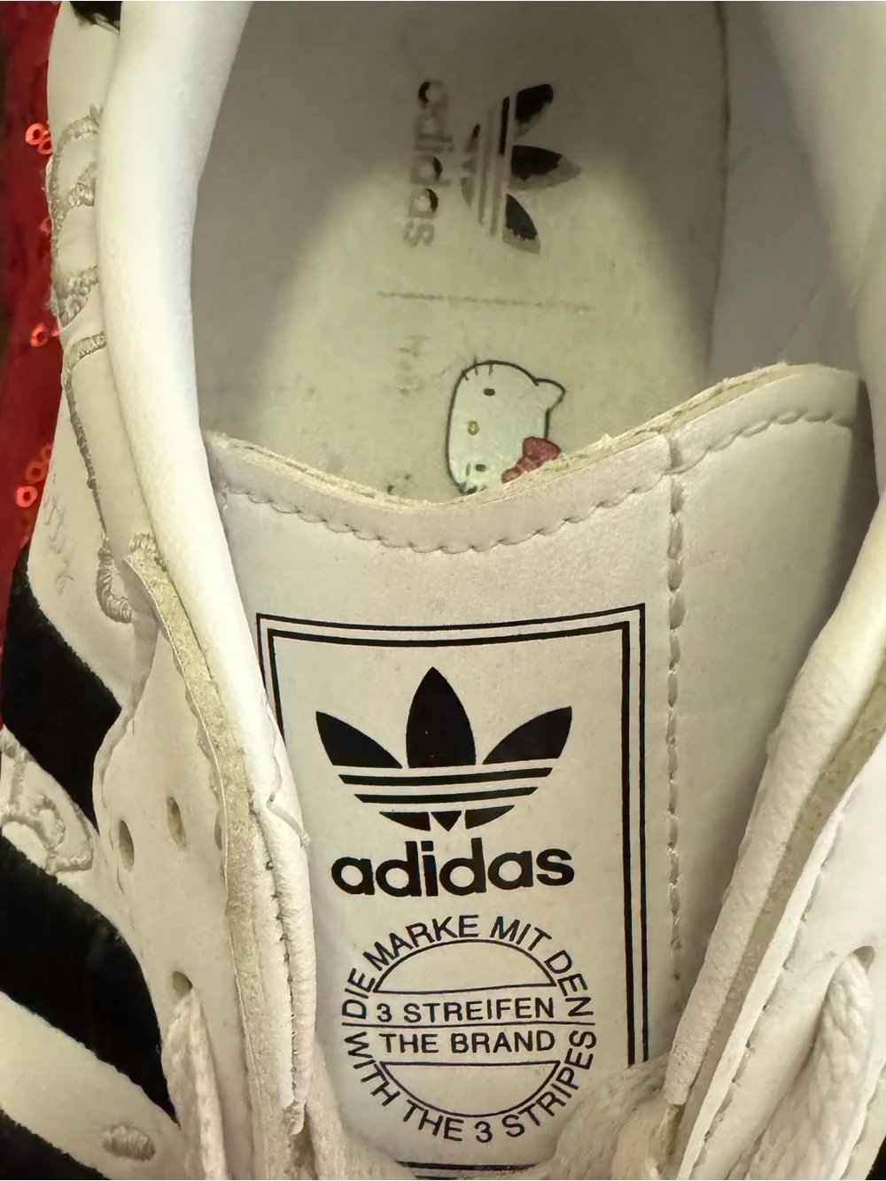 EUC ADIDAS SAMBAE X HELLO KITTY collab platform shoes. All 3 charms included.
